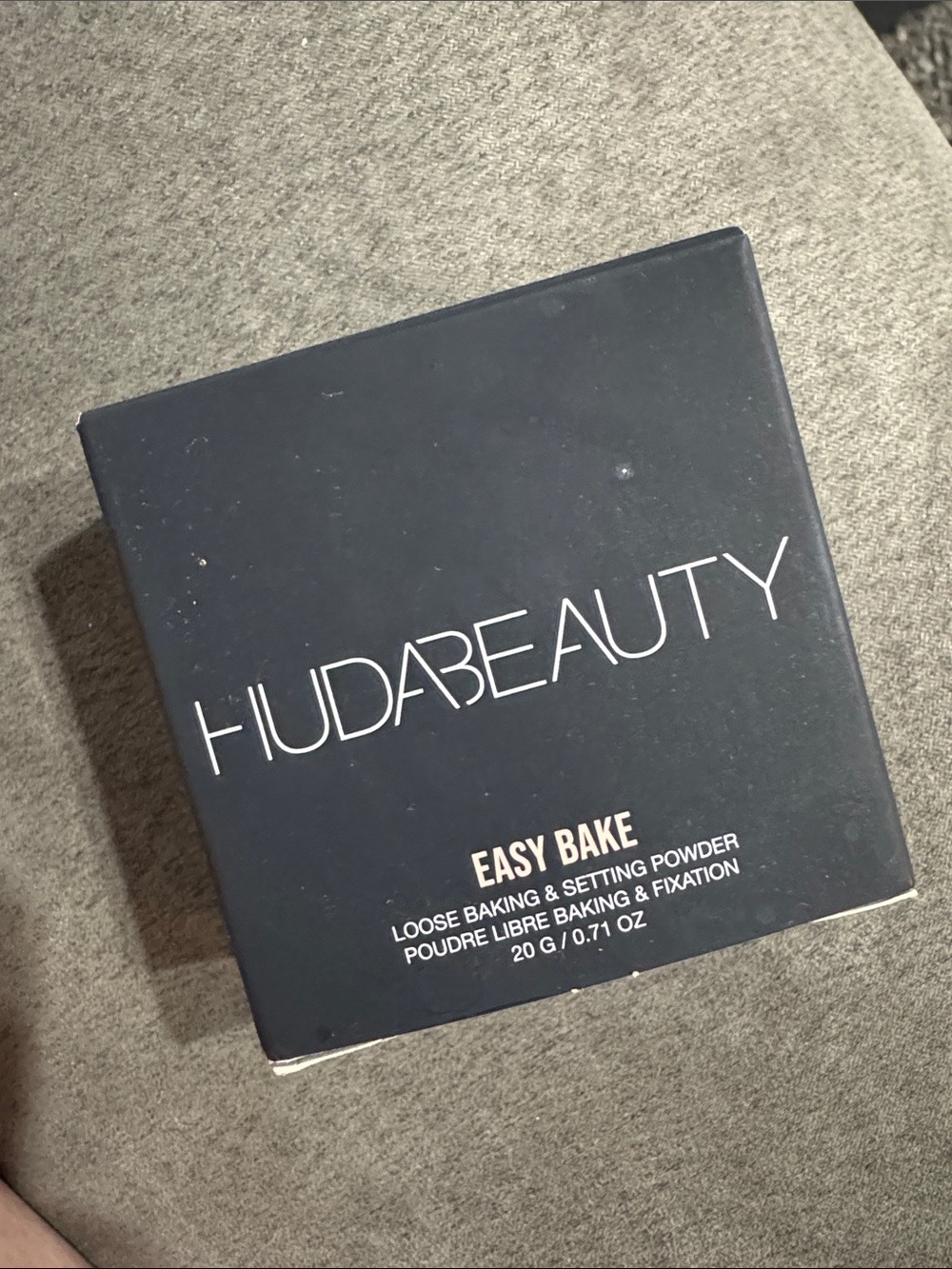 Huda Beauty easy bake setting powder